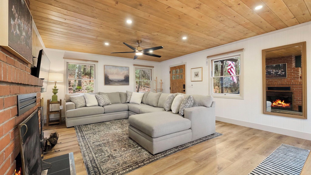 Photo of Livingroom in Twain Harte