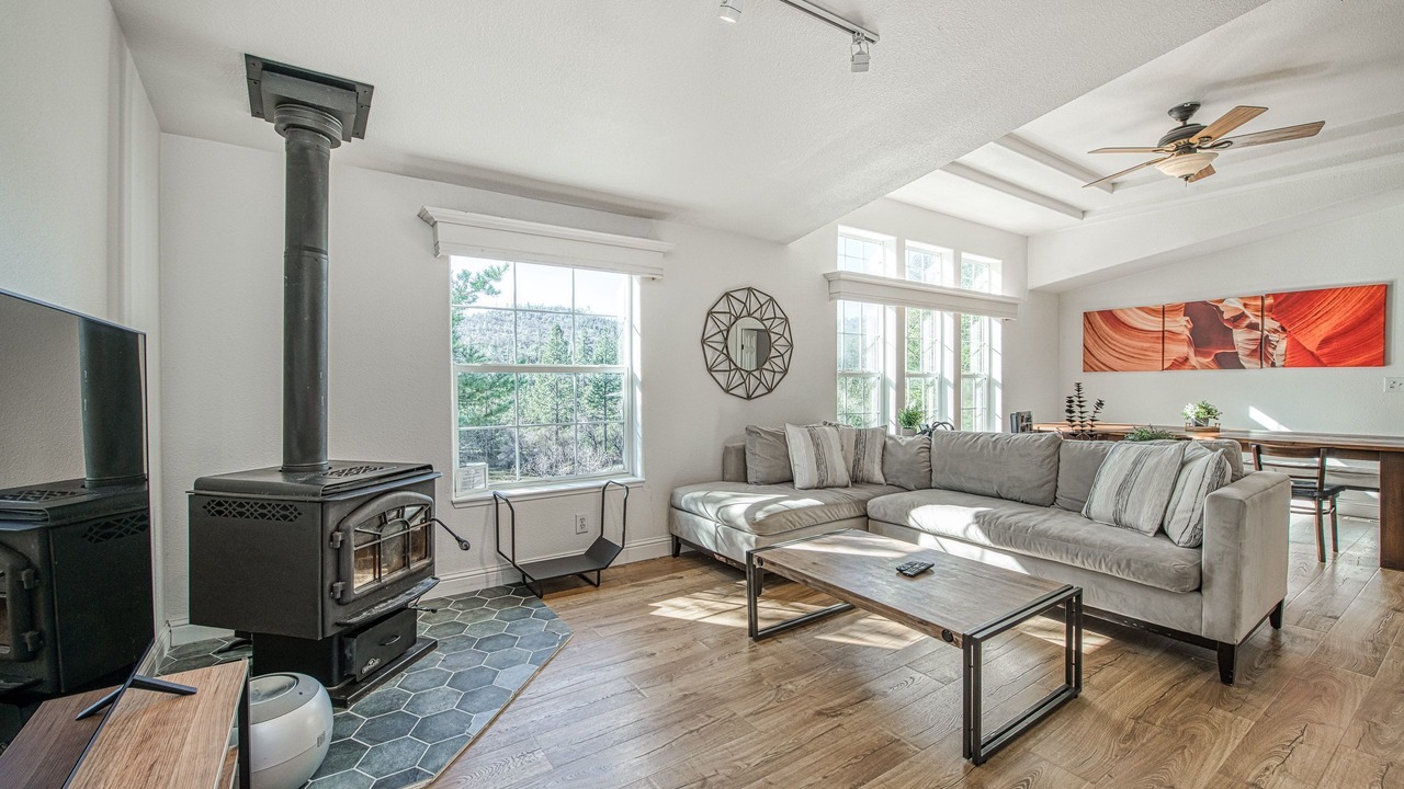 Photo of Livingroom in Midpines