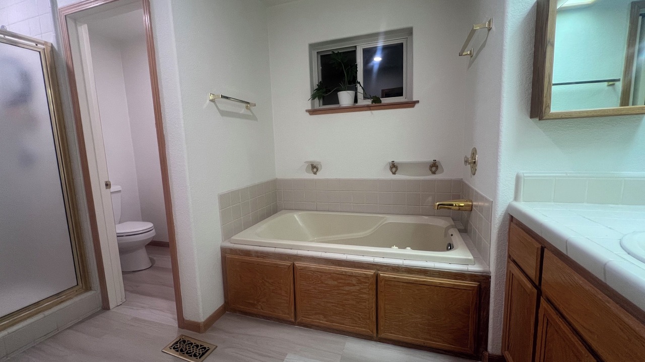 Photo of Bathroom in Pioneer Trail