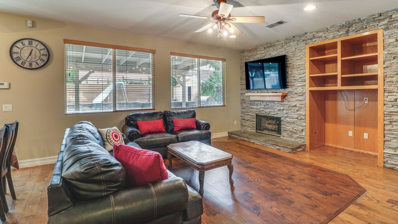 Photo of Livingroom in Palmdale