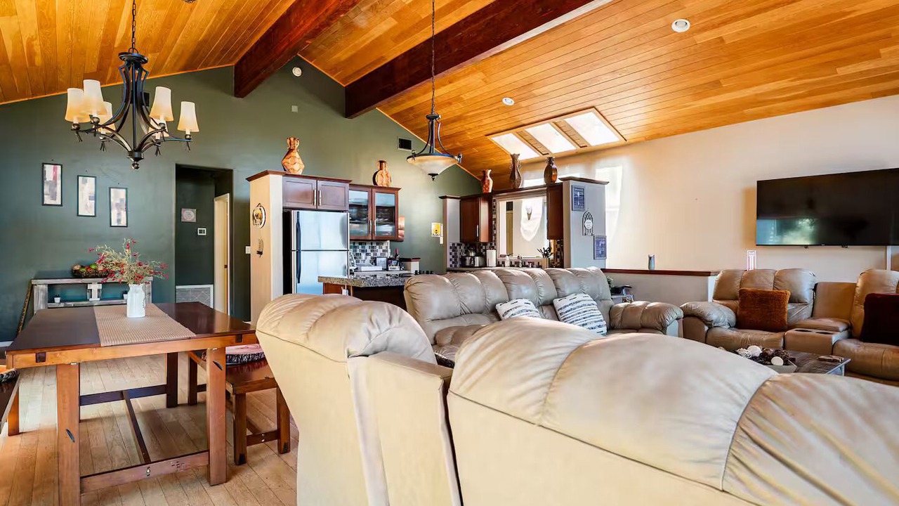 Photo of Livingroom in Pine Mountain Club