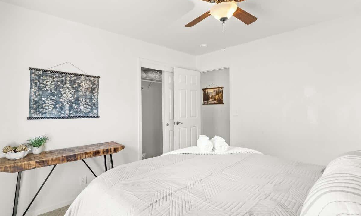 Photo of Bedroom in Raisin