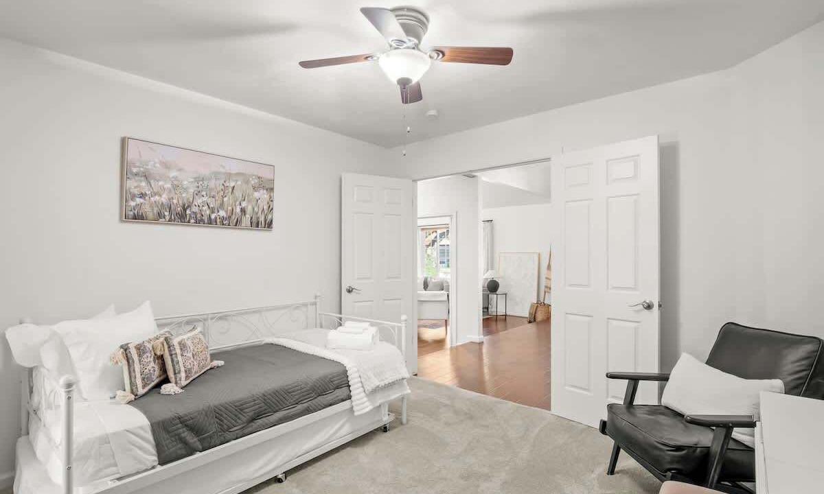 Photo of Bedroom in Raisin