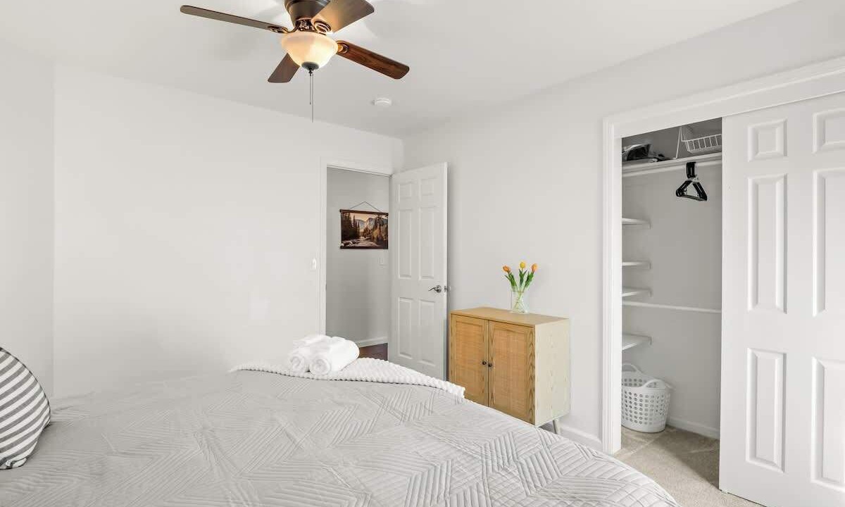 Photo of Bedroom in Raisin