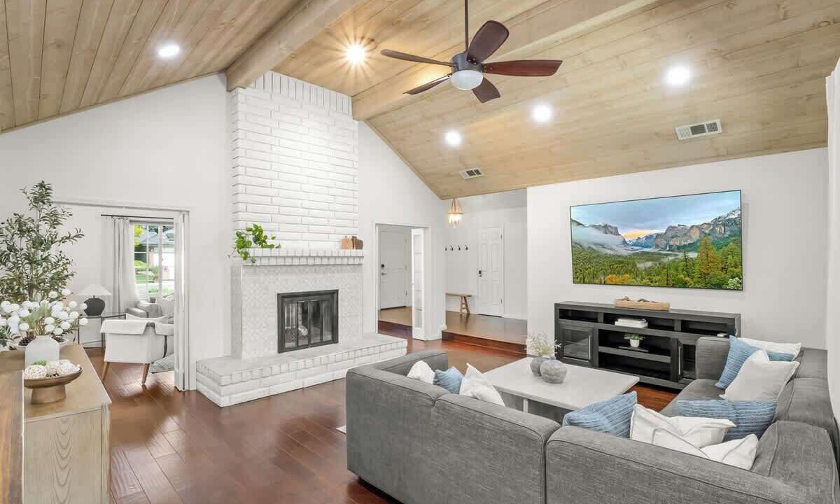 Photo of Livingroom in Raisin