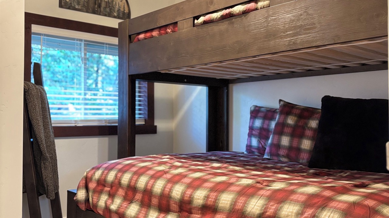 Photo of Bedroom in Sierra Cedars