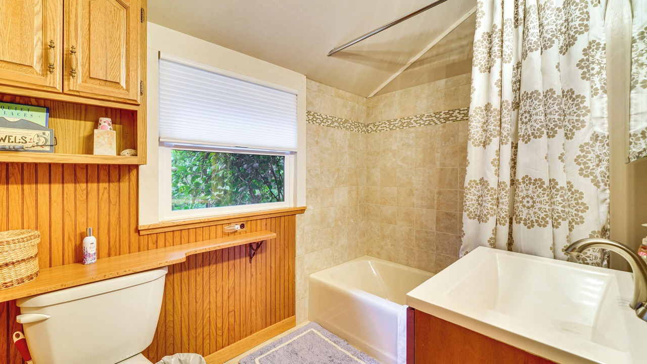 Photo of Bathroom in Brookdale