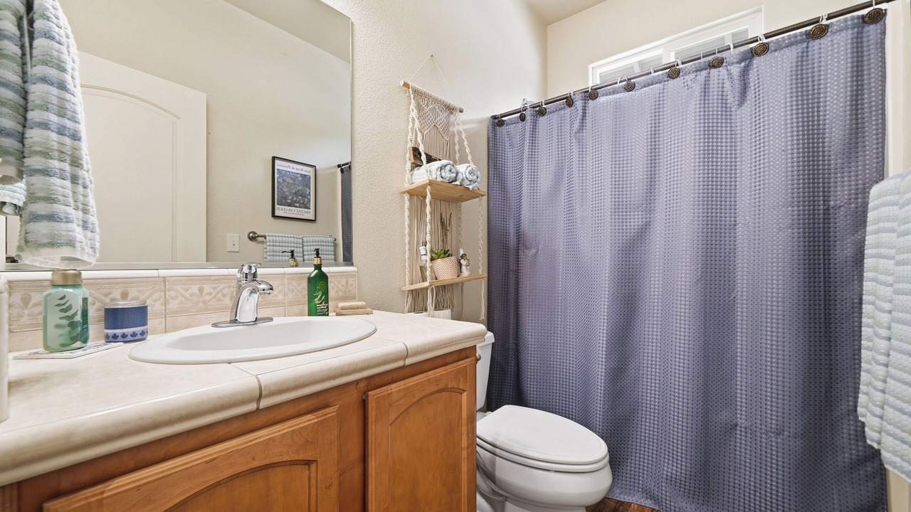 Photo of Bathroom in Sunset Avenues