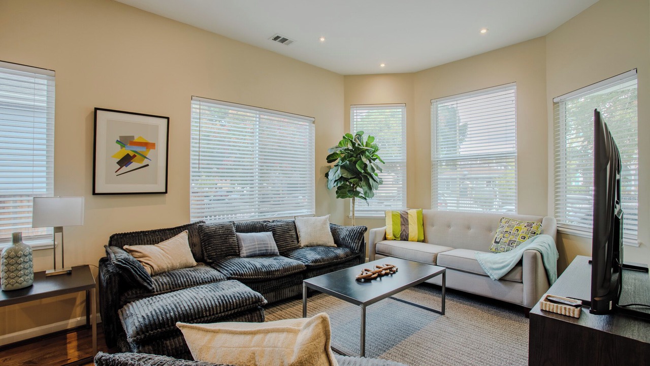 Photo of Livingroom in Northside