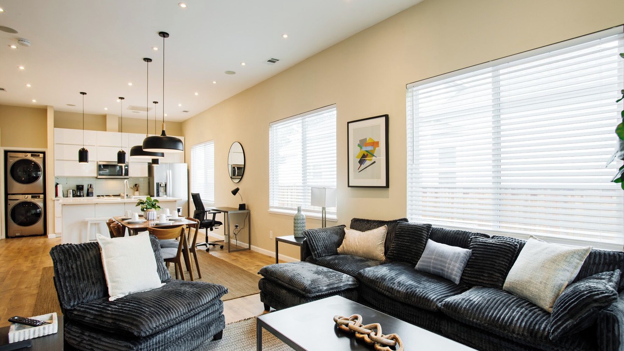 Photo of Livingroom in Northside