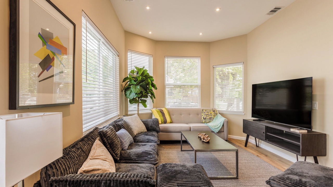 Photo of Livingroom in Northside