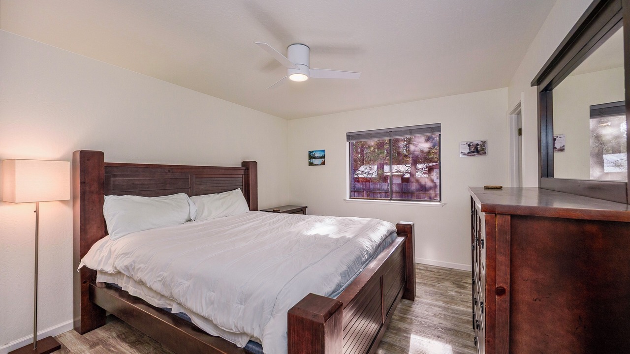 Photo of Bedroom in Lakeside Park