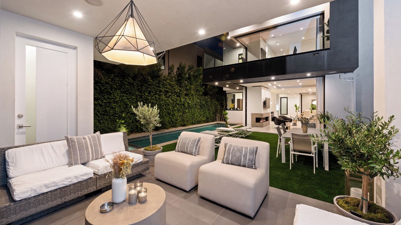 Photo of Outdoor in Beverly Grove