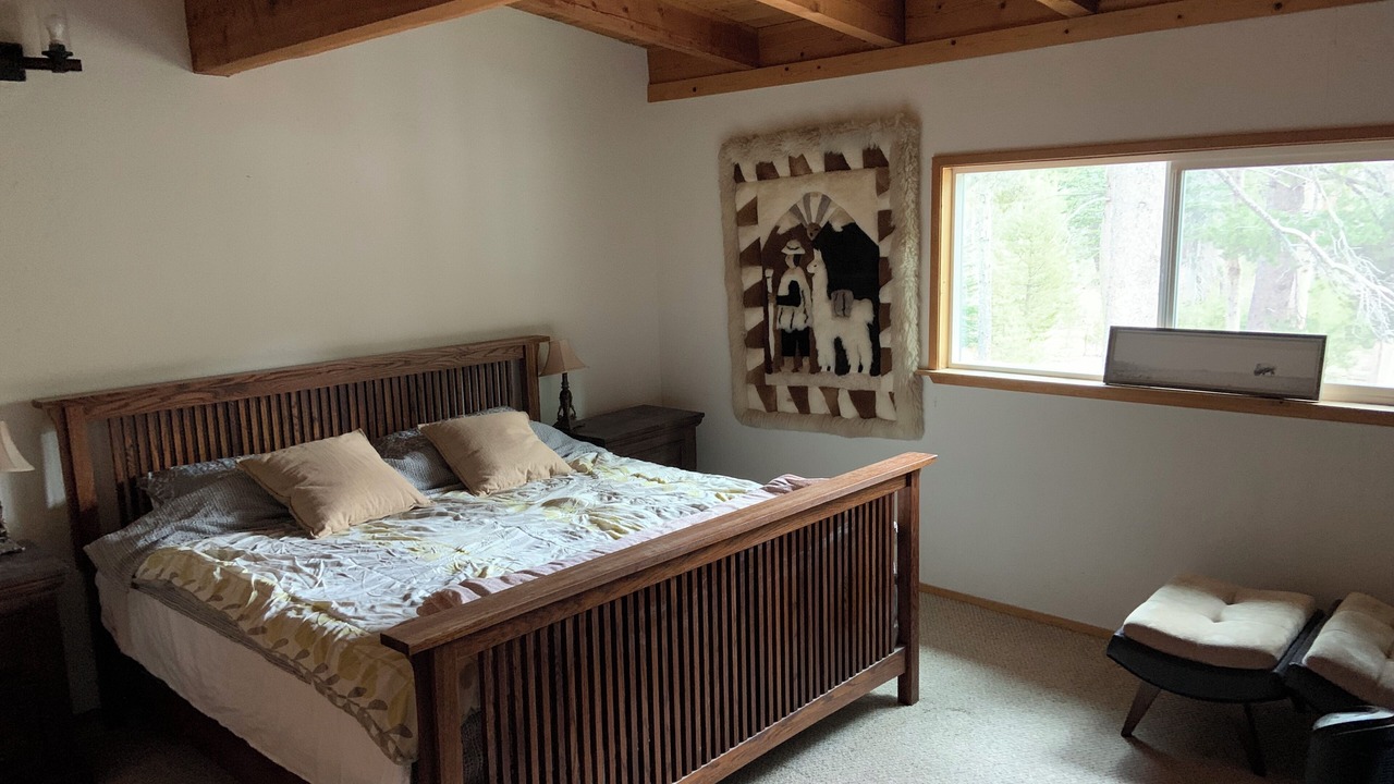 Photo of Bedroom in Country Club Estates