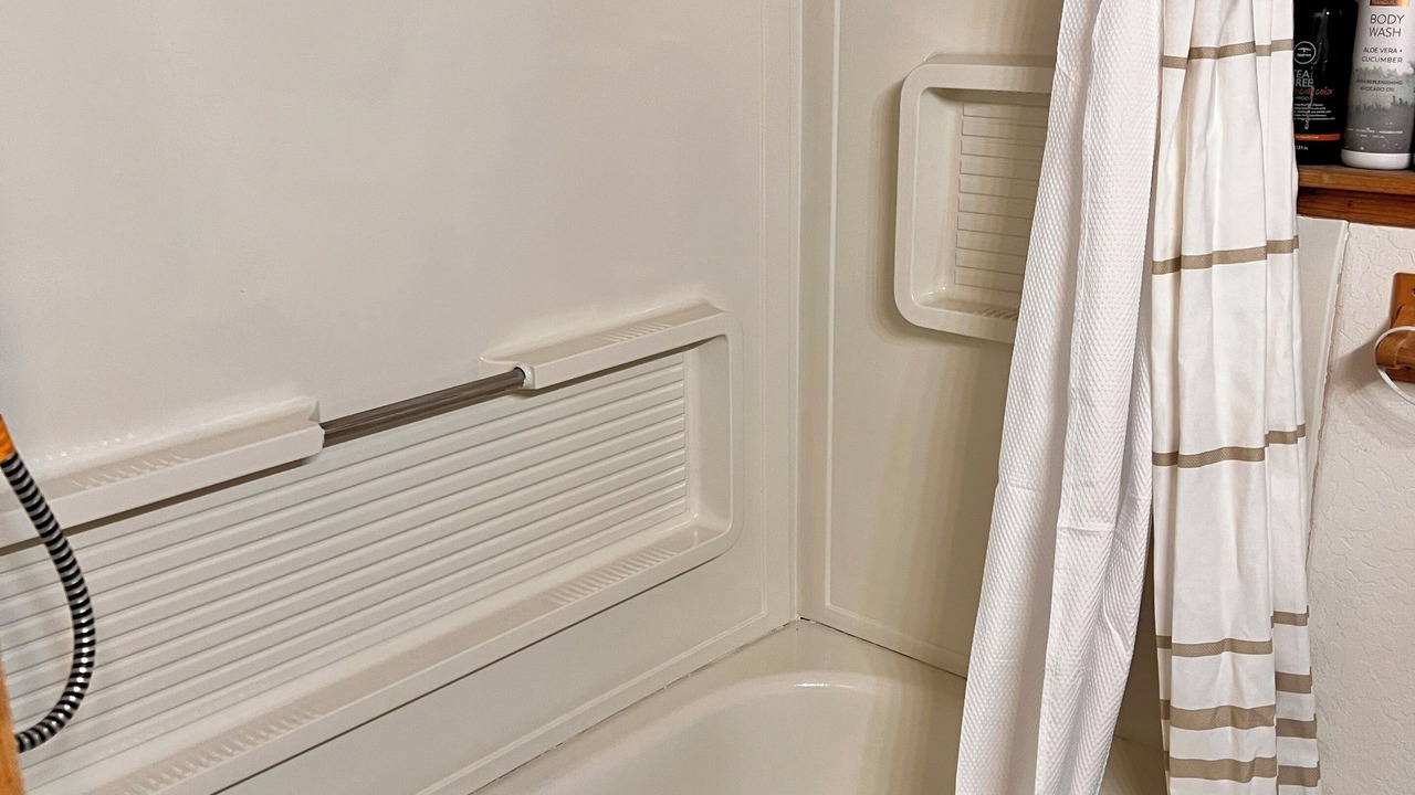 Photo of Bathroom in Country Club Estates