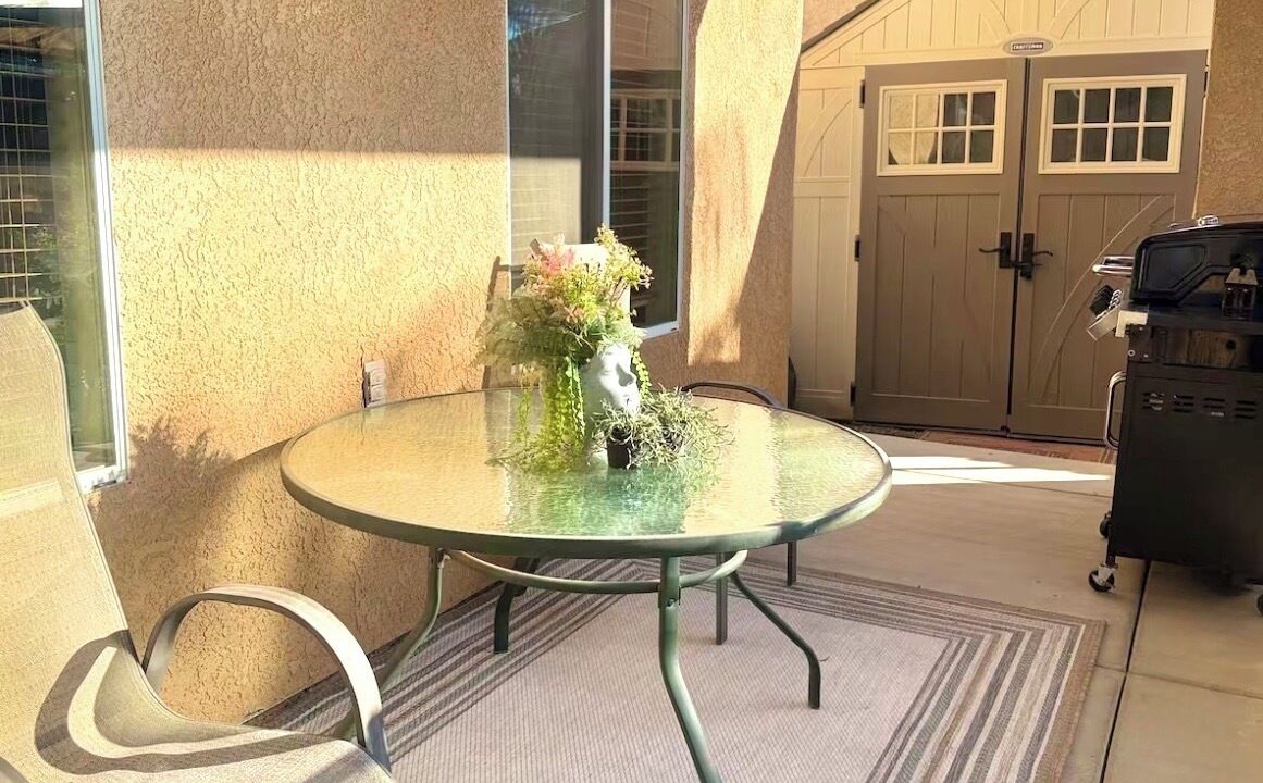 Photo of Outdoor in Raisin