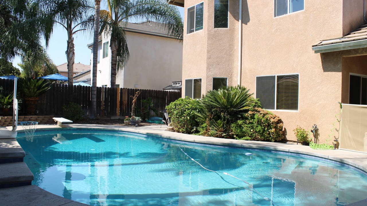 Photo of Outdoor in Raisin