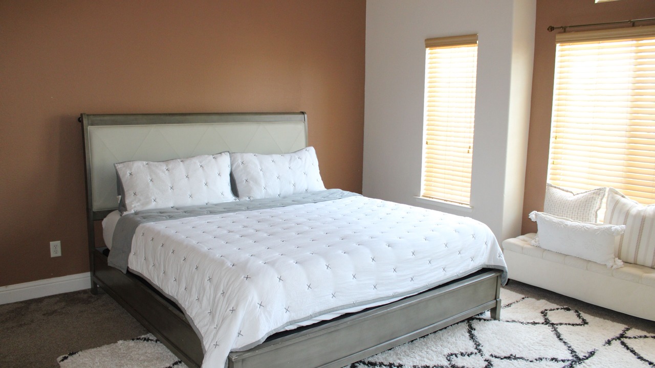 Photo of Bedroom in Raisin