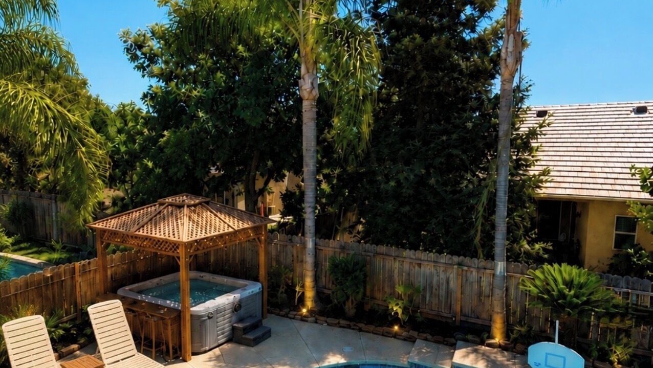Photo of Outdoor in Raisin