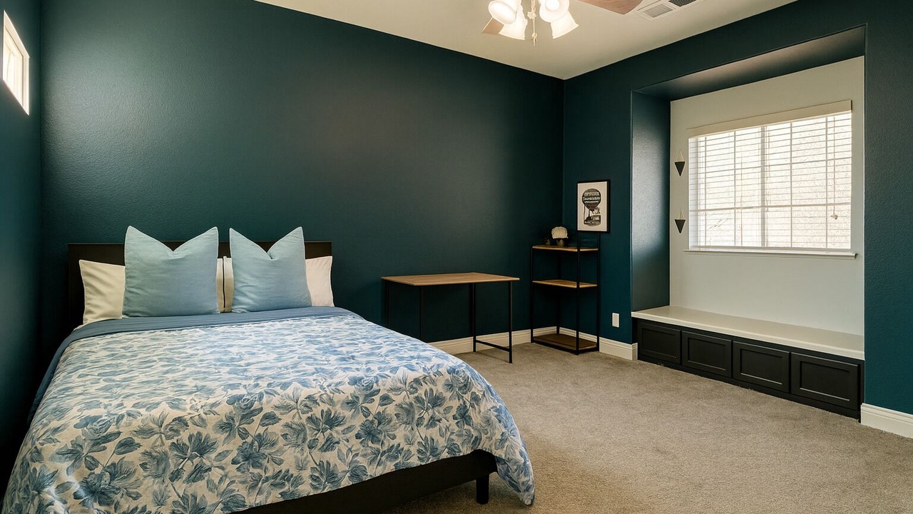 Photo of Bedroom in Raisin