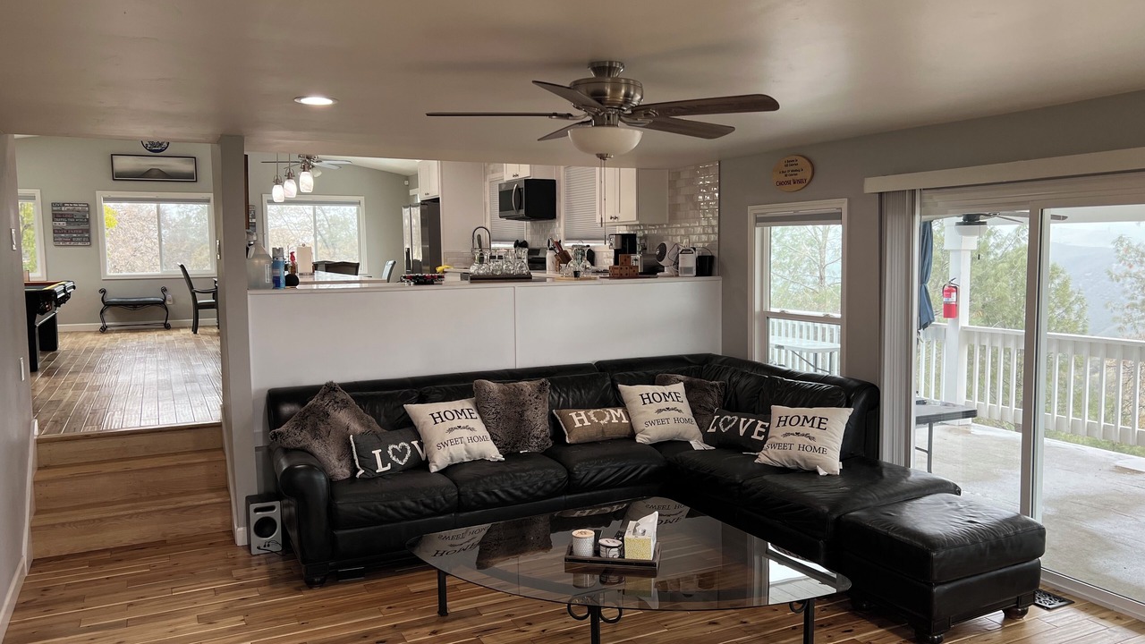 Photo of Livingroom in Coulterville