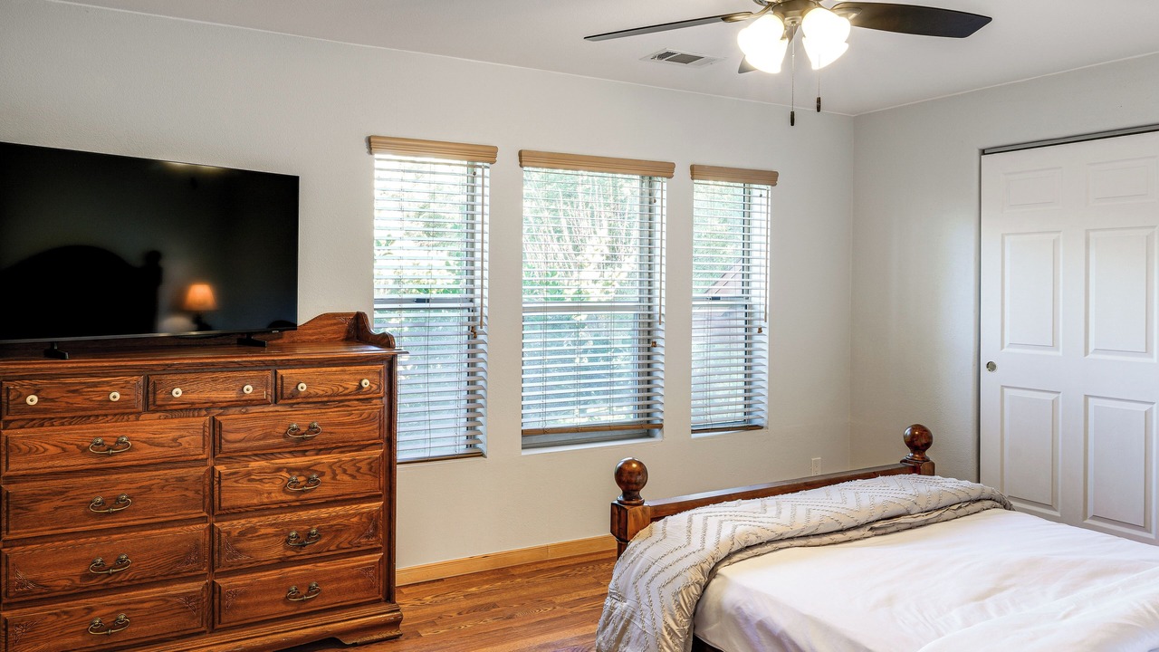 Photo of Bedroom in Pine Mountain Club
