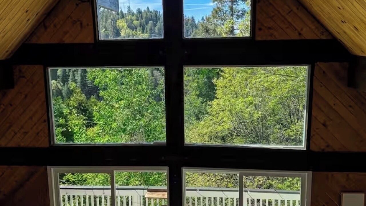 Photo of Livingroom in Arrowhead Villas