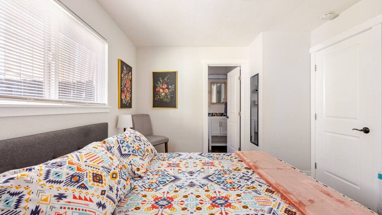 Photo of Bedroom in Midtown
