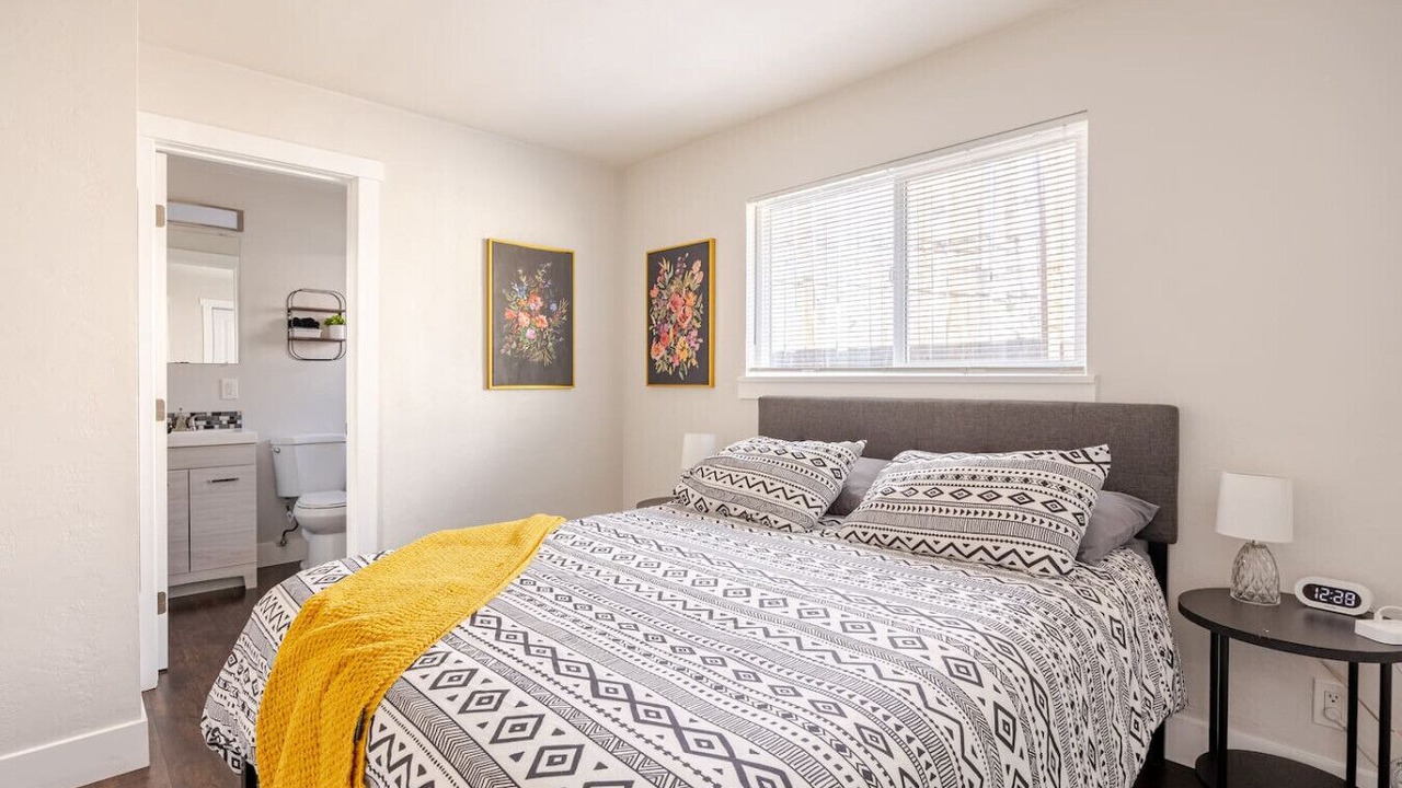 Photo of Bedroom in Midtown