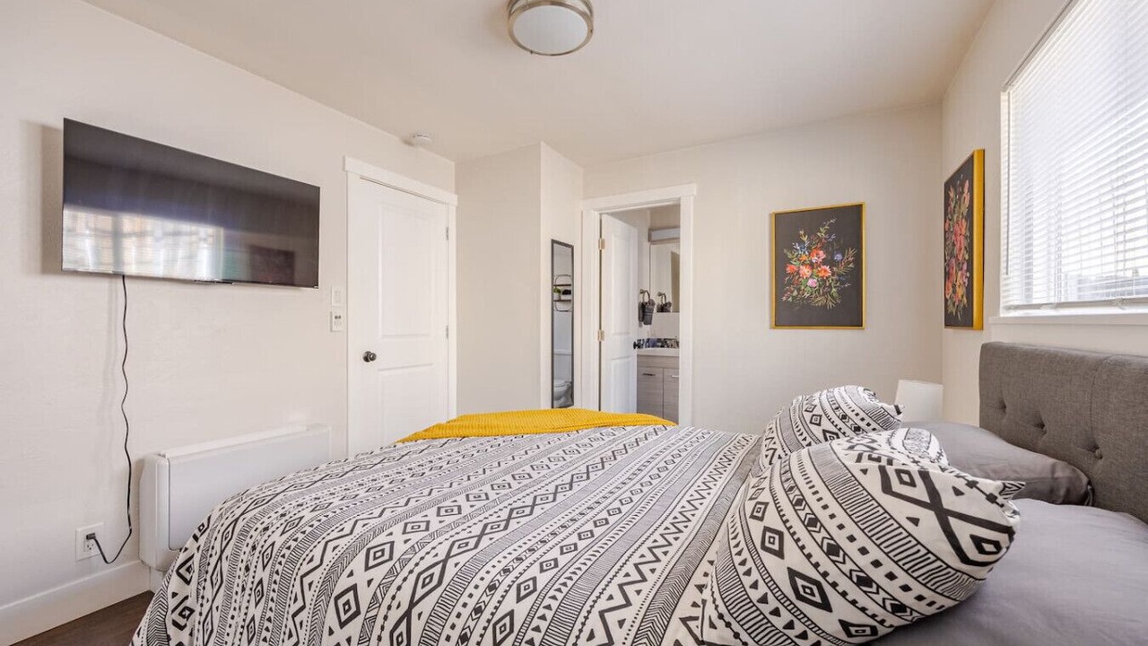 Photo of Bedroom in Midtown