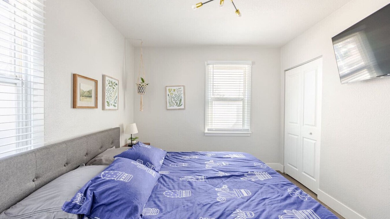 Photo of Bedroom in Midtown