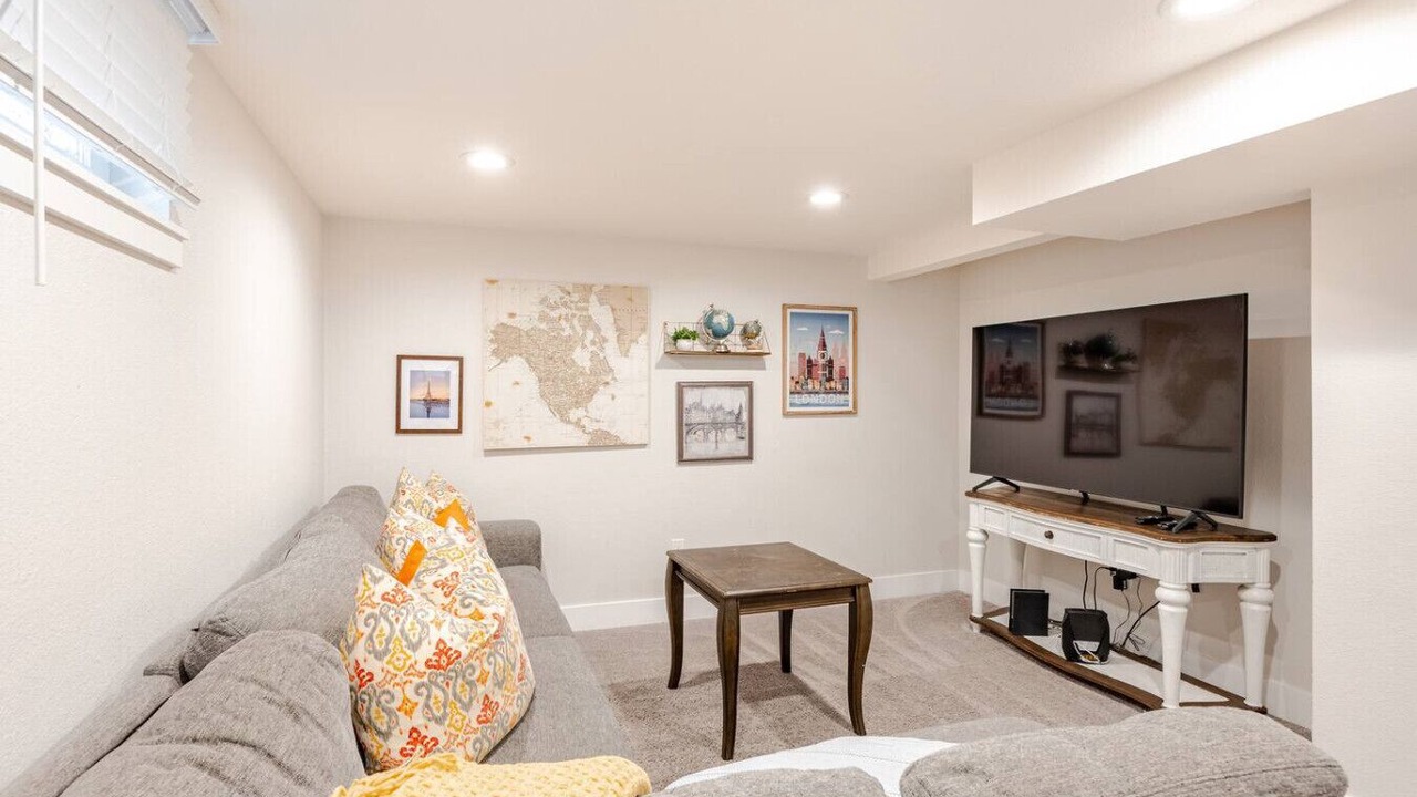 Photo of Livingroom in Midtown
