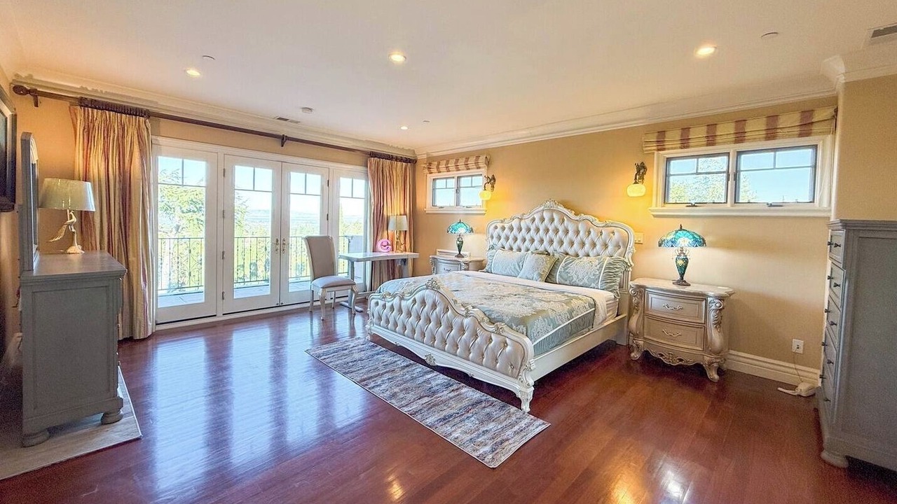 Photo of Bedroom in Los Altos Hills