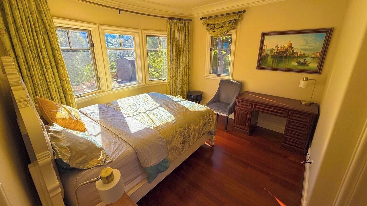 Photo of Bedroom in Los Altos Hills
