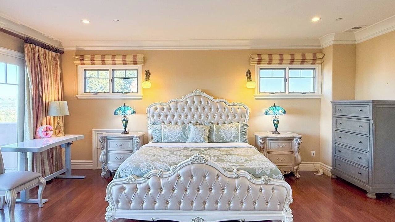 Photo of Bedroom in Los Altos Hills