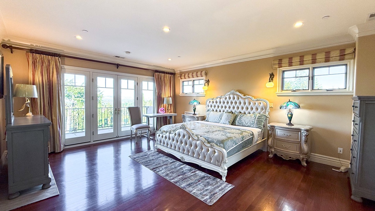 Photo of Bedroom in Los Altos Hills