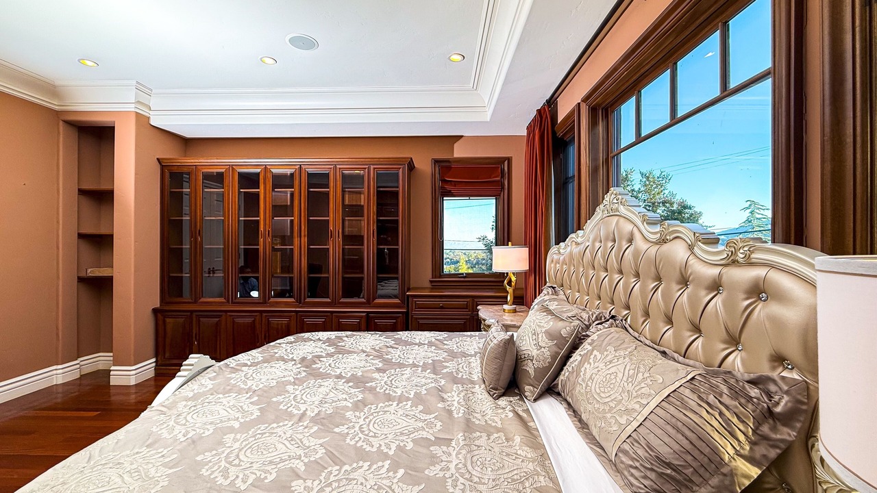 Photo of Bedroom in Los Altos Hills