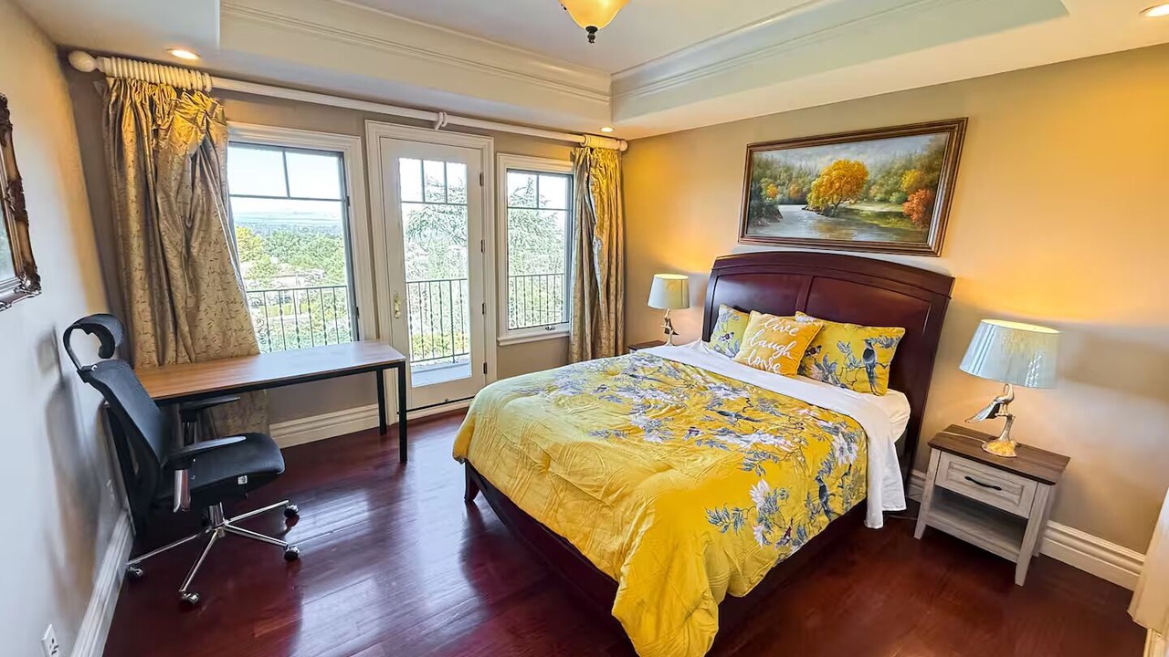Photo of Bedroom in Los Altos Hills
