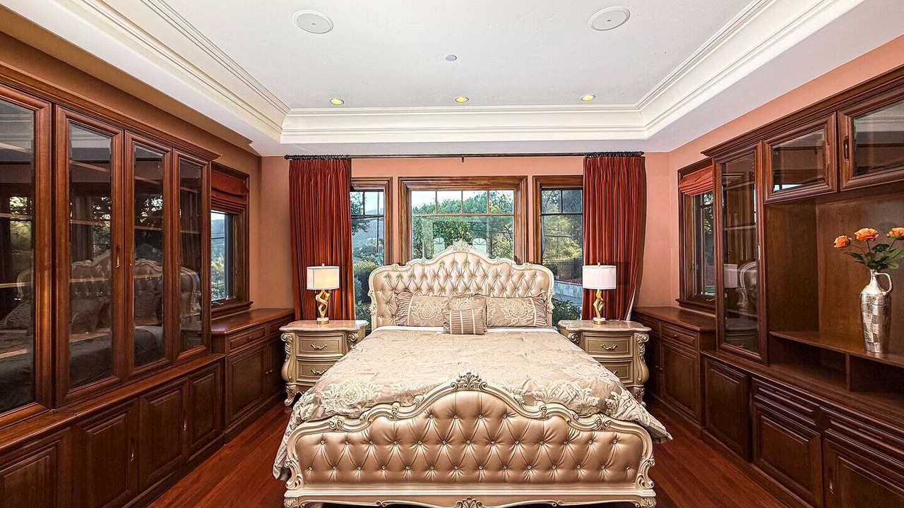 Photo of Bedroom in Los Altos Hills
