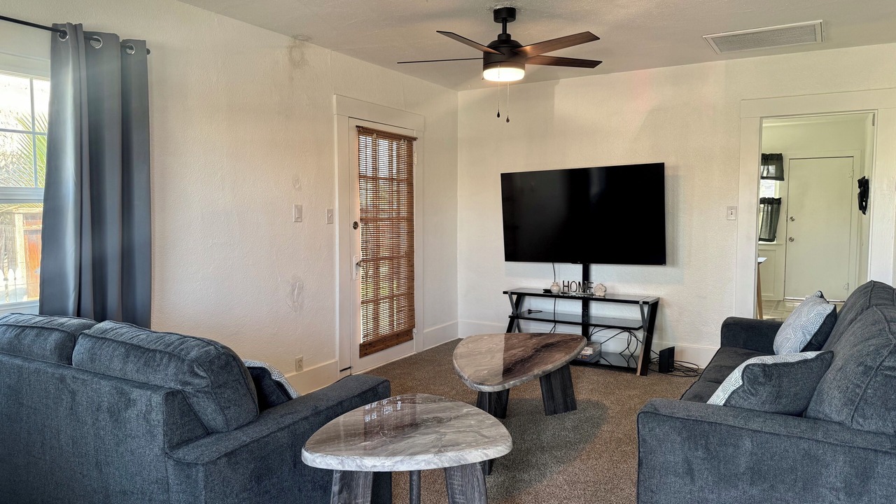 Photo of Livingroom in Hanford
