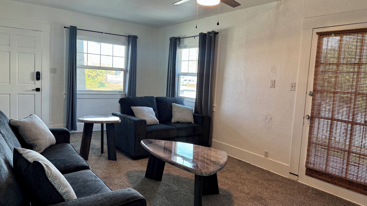 Photo of Livingroom in Hanford