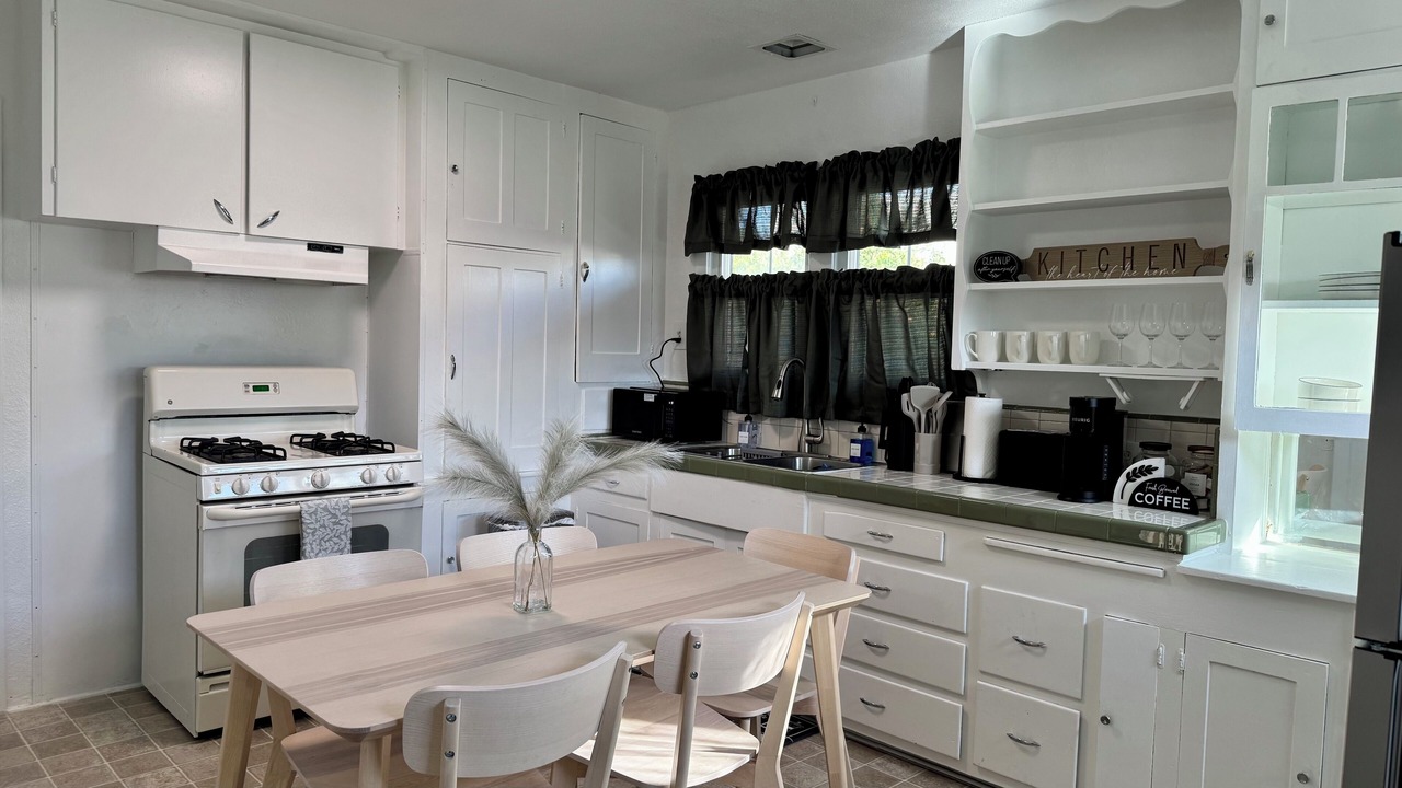 Photo of Kitchen in Hanford