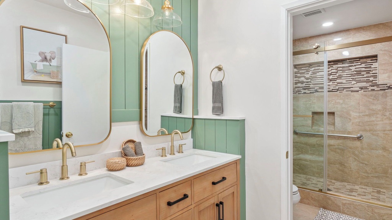 Photo of Bathroom in Sherwood Forest and Thistle Development