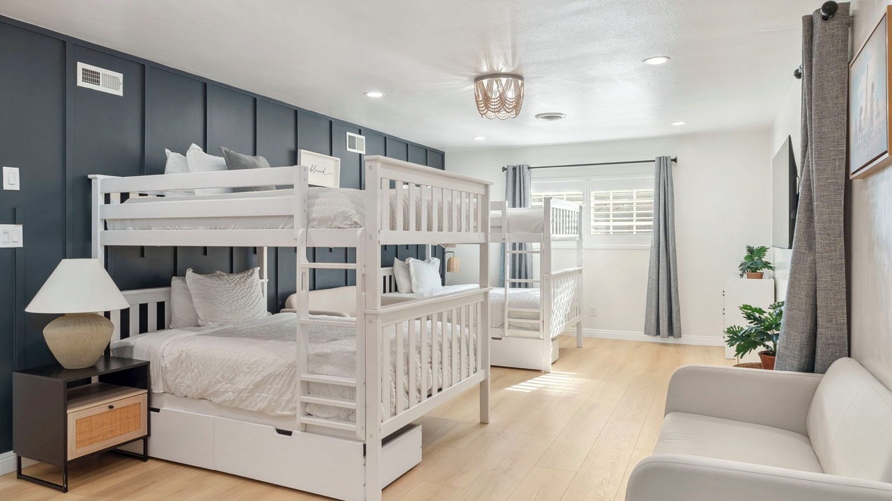 Photo of Bedroom in Sherwood Forest and Thistle Development