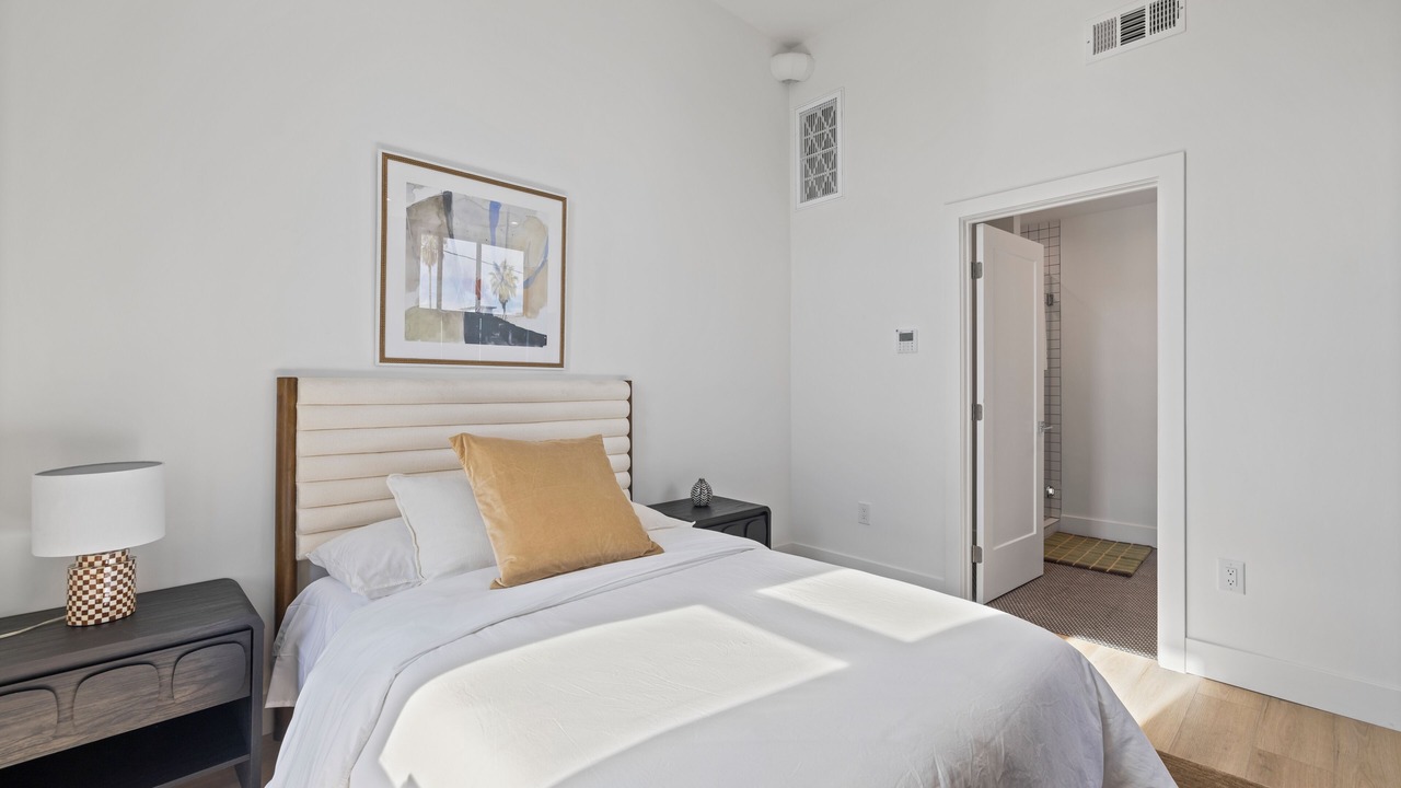 Photo of Bedroom in NoHo Arts District