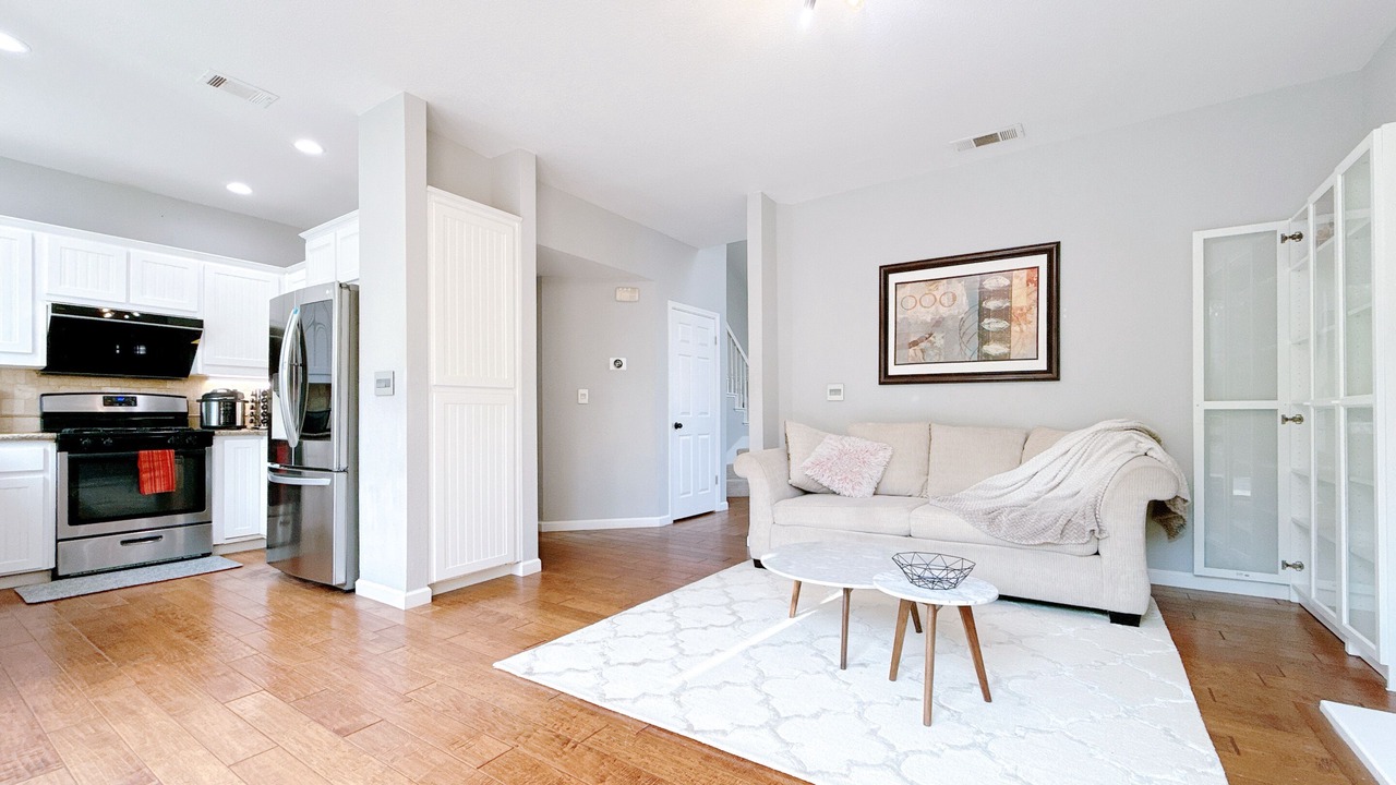 Photo of Livingroom in North San Jose