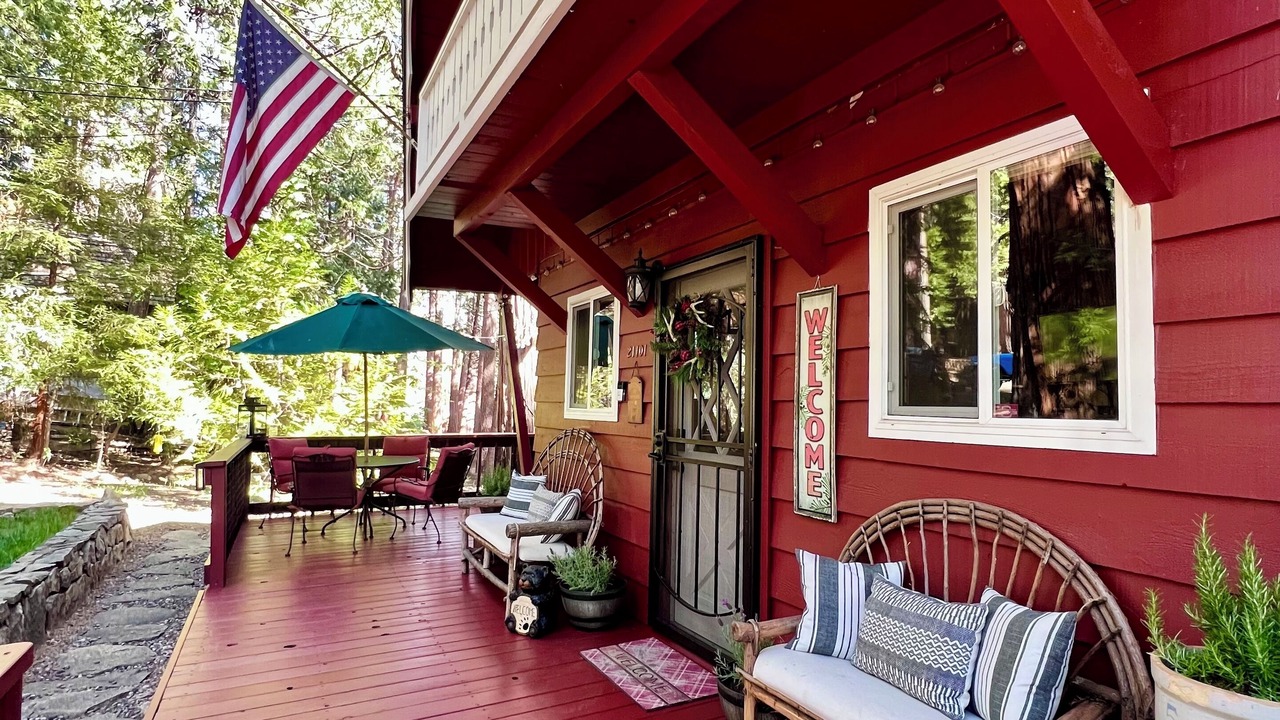 Photo of Patio Balcony in Mi-Wuk Village