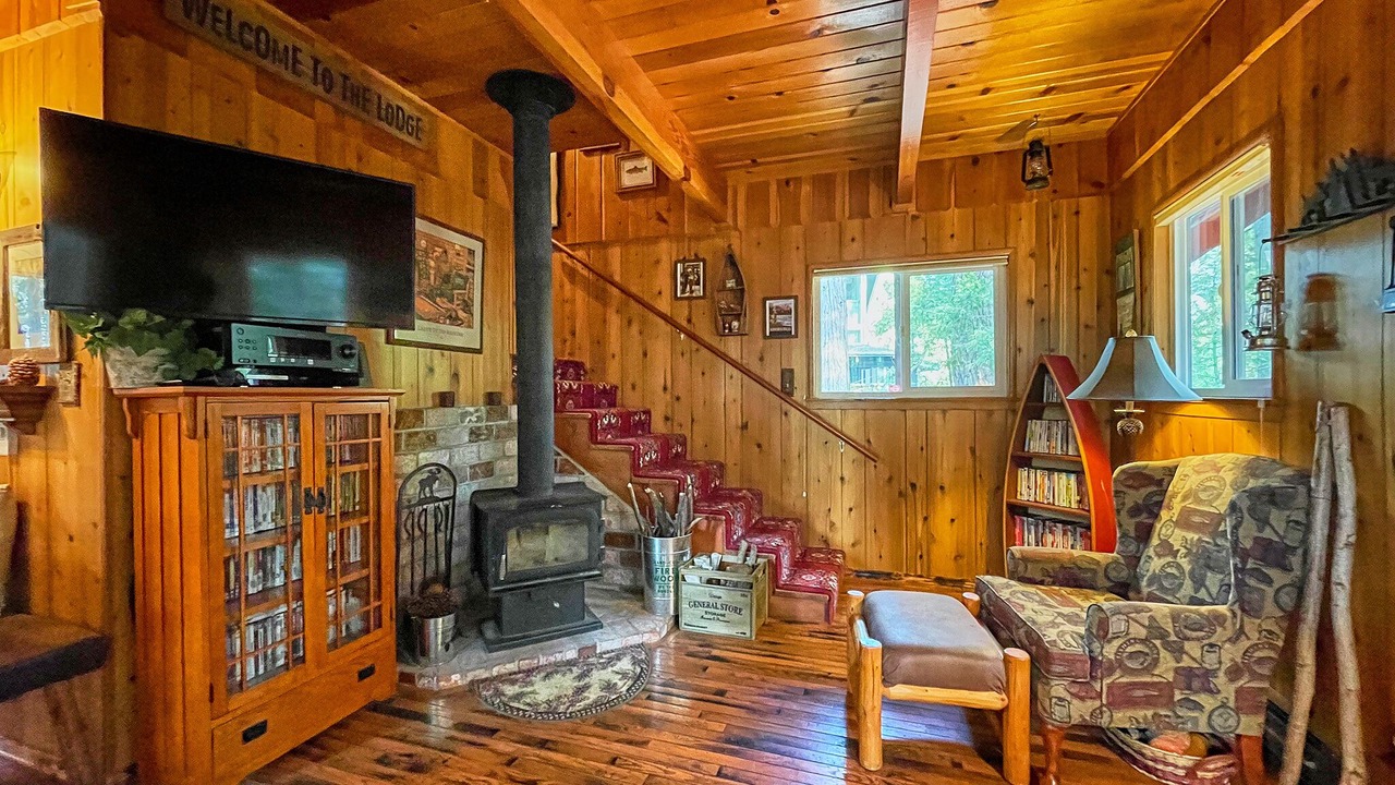 Photo of Livingroom in Mi-Wuk Village