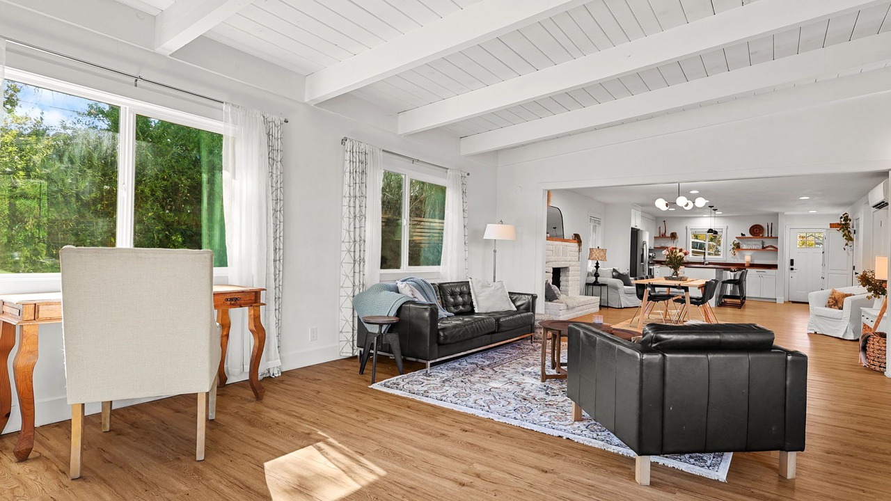 Photo of Livingroom in Redding