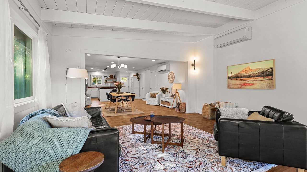 Photo of Livingroom in Redding